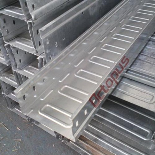 Energy-saving cable tray